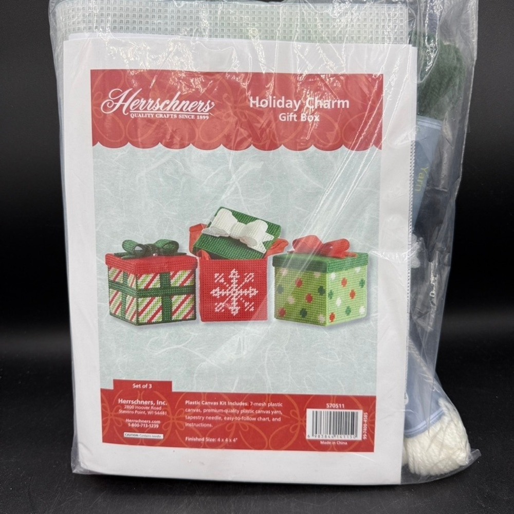 Vtg Herrschners Holiday Gift Box‎ Christmas Plastic Canvas Kit New Retro Craft